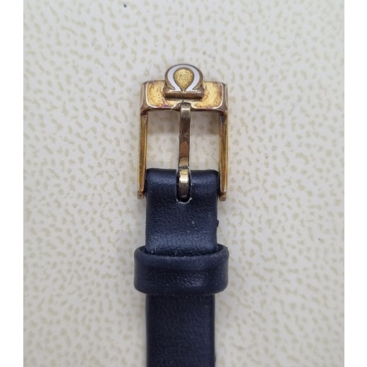 OmegaDeVilleMekaniskDameuri18ktGuld-01